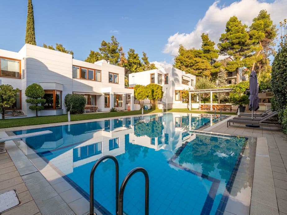 A luxury villa with big swimming pool in Kifisia, Athens