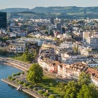 Luftaufnahme der Stadt Zug am Zugersee