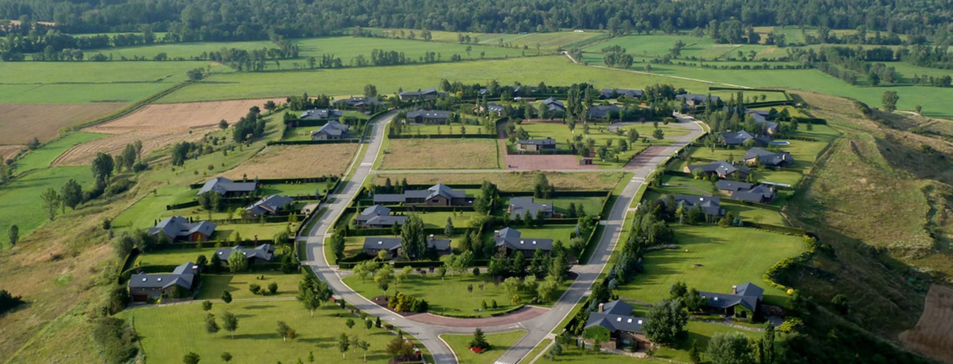 Vista aèria de l'urbanització La Corona de Bolvir.