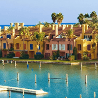 Increibles apartamentos en el puerto de Sotogrande junto al mar.