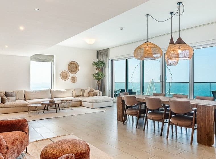 Spacious penthouse with Arabian Sea views in Dubai