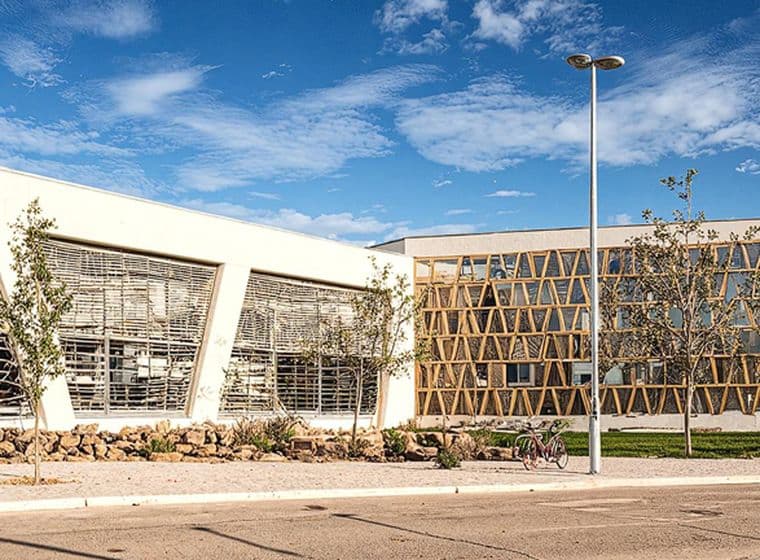 Façana del Col·legi Alemany de Madrid al barri de Montecarmelo