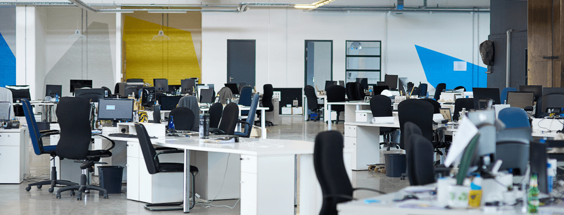 A furnished contemporary office space in Dubai, representing the options start-ups can consider when deciding between renting and buying office space.