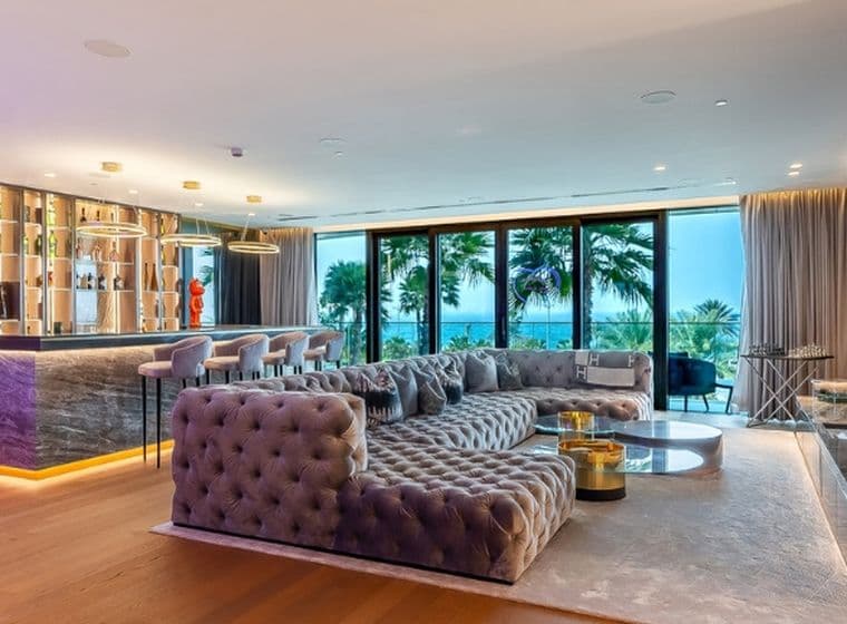 Fully furnished luxury apartment in Dubai's Palm Jumeirah