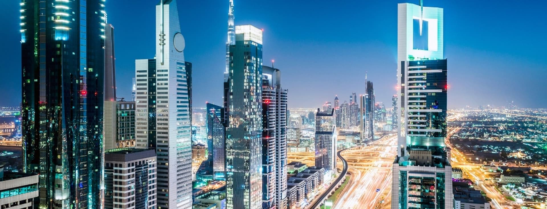Understanding lease terms in Dubai's commercial real estate market.