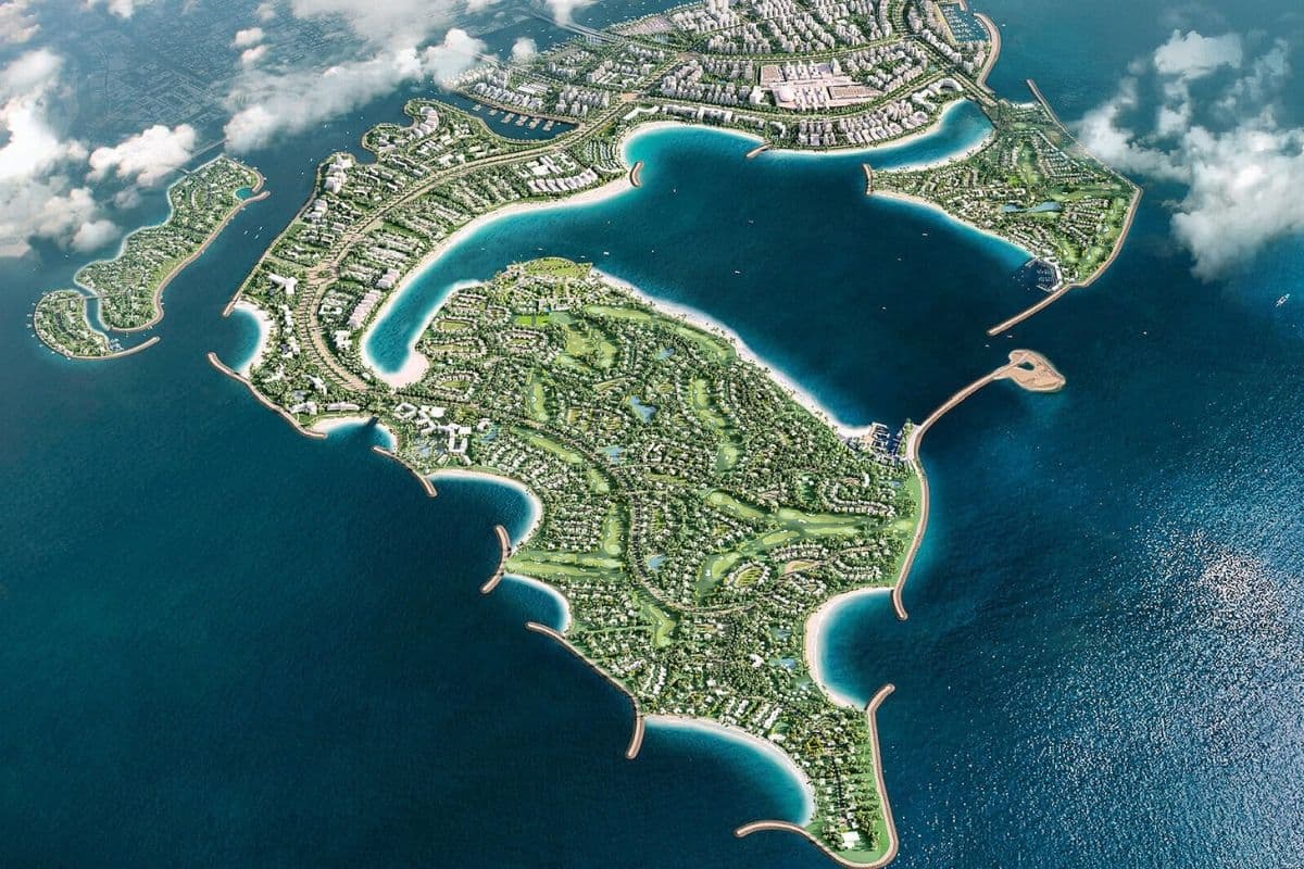 Dubai Islands aerial view showing full development plans, illustrating this emerging neighborhood's potential in Dubai's real estate market.