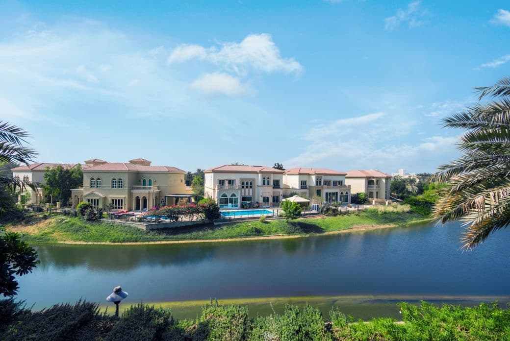 Private lakeside villas in Arabian Ranches