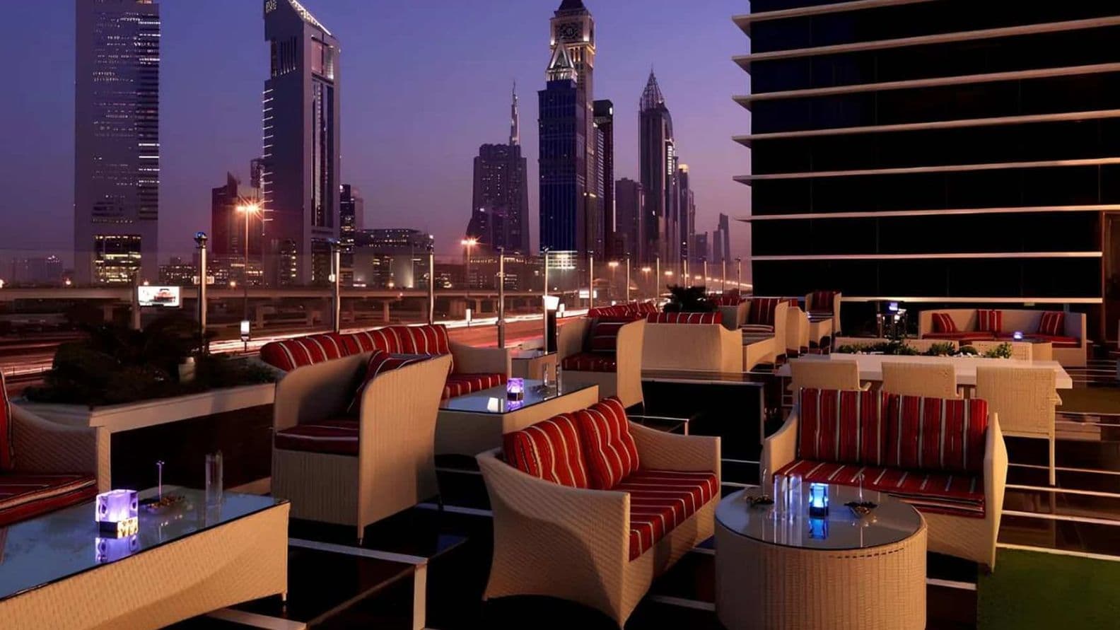 Corinthia Twin Tower SZR