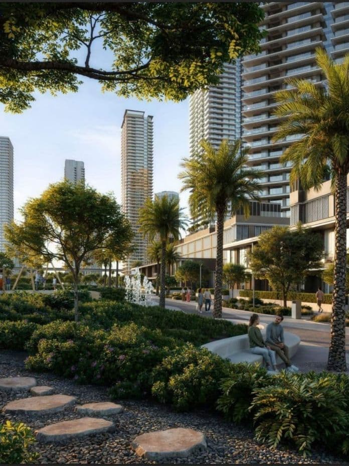 Green gate park outside Lyvia by Palace