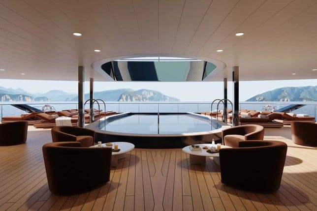 Einen luxuriösen Außenbereich einer Yacht mit einem zentralen Pool, eleganten Sitzgelegenheiten und einem beeindruckenden Blick auf das Meer sowie die umliegenden Berge.