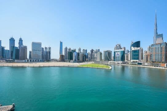 Canal-front apartments in Business Bay, a popular choice for professionals near Dubai’s business hubs