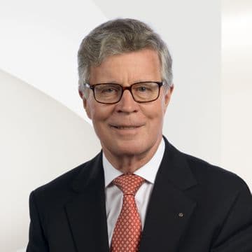 Portrait photo of Peter Frigo, board member of Engel & Völkers Wohnen Schweiz