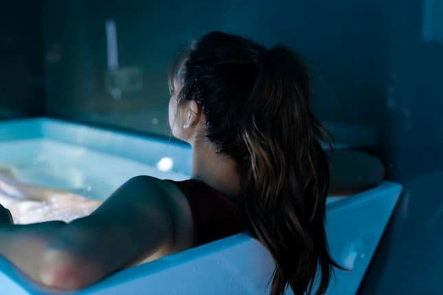 Lady uses cold plunge at Montage by KeyMavens