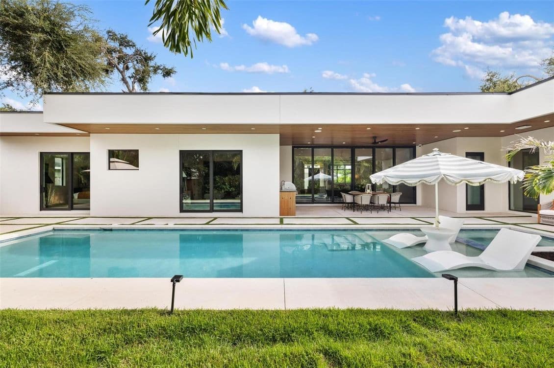 West of Trail Sarasota Pool