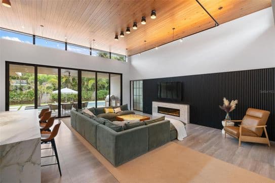 West of Trail Sarasota Pool