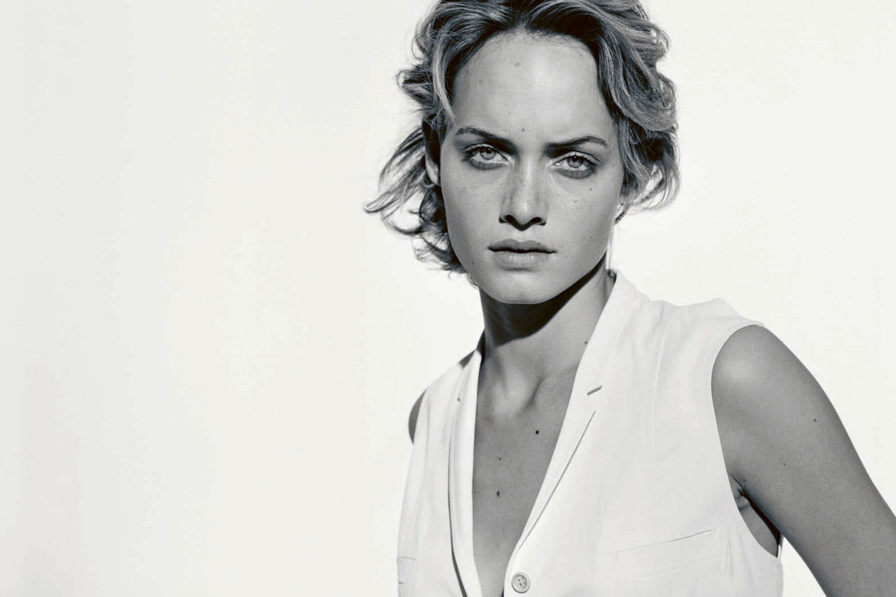 Sehr früh setzte Sander für ihre Shootings Top-Models ein, etwa Amber Valletta in der Kampagne Frühjahr/Sommer 1994, fotografiert von Peter Lindbergh.
