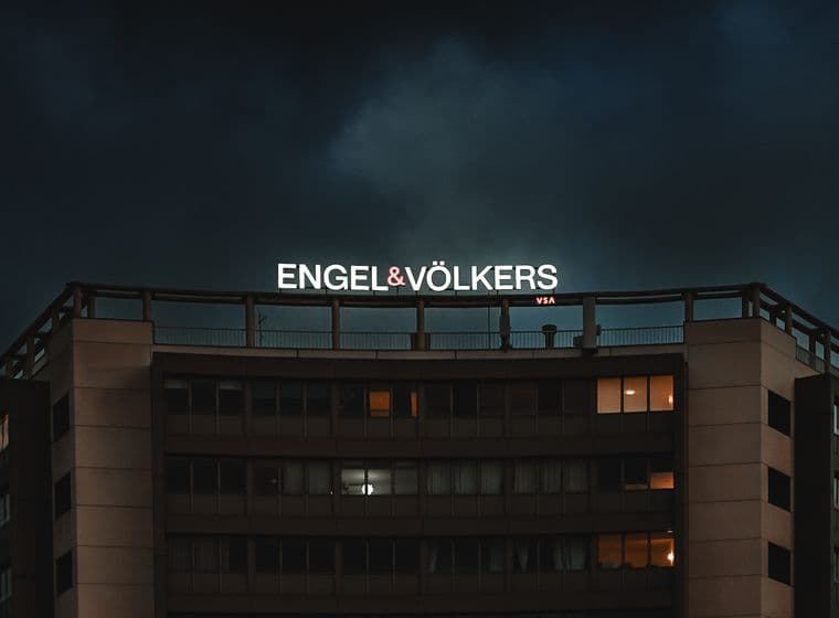 Rótulo Encendido Engel & Völkers en Barcelona