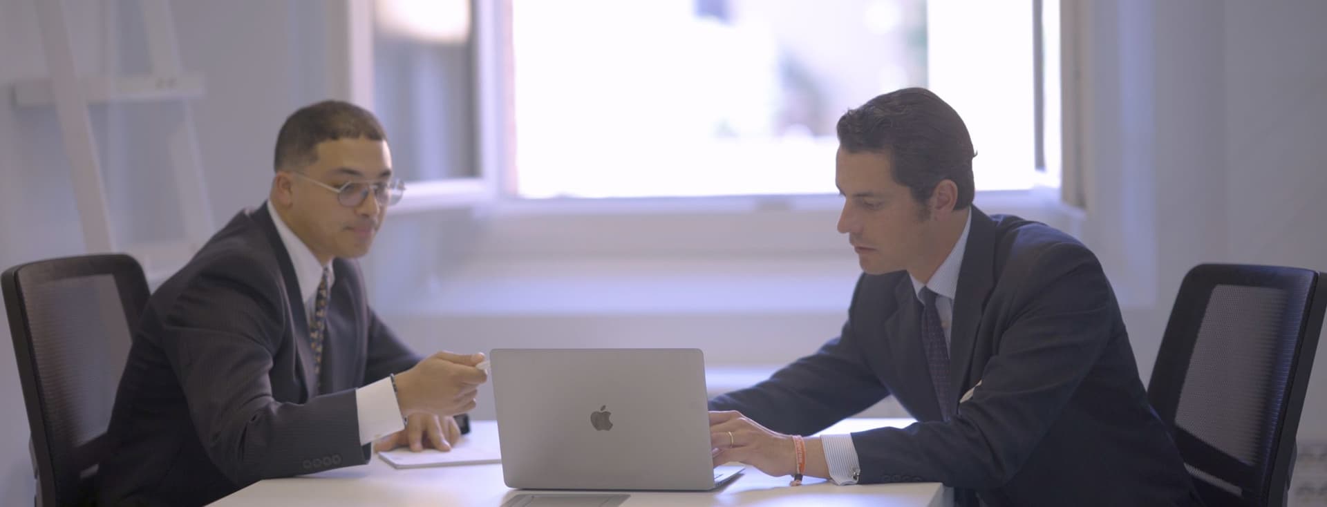 How to start a career as a self-employed real estate consultant