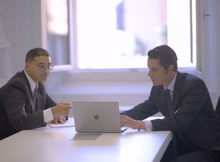 How to start a career as a self-employed real estate consultant