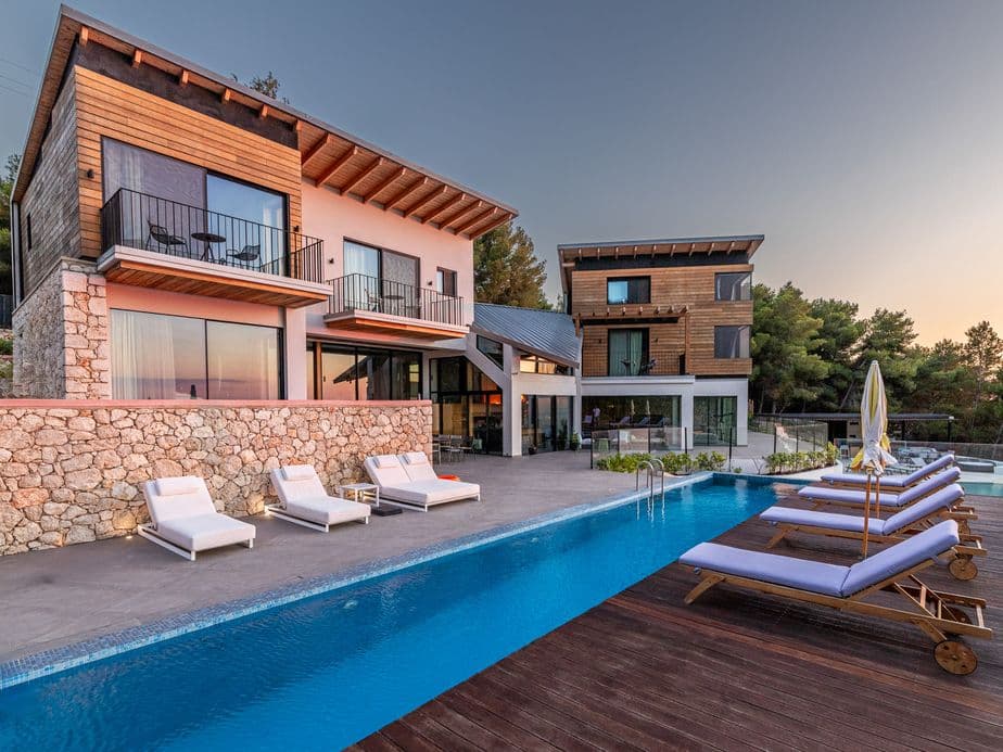 A luxury villa with big swimming pool in Lefkada