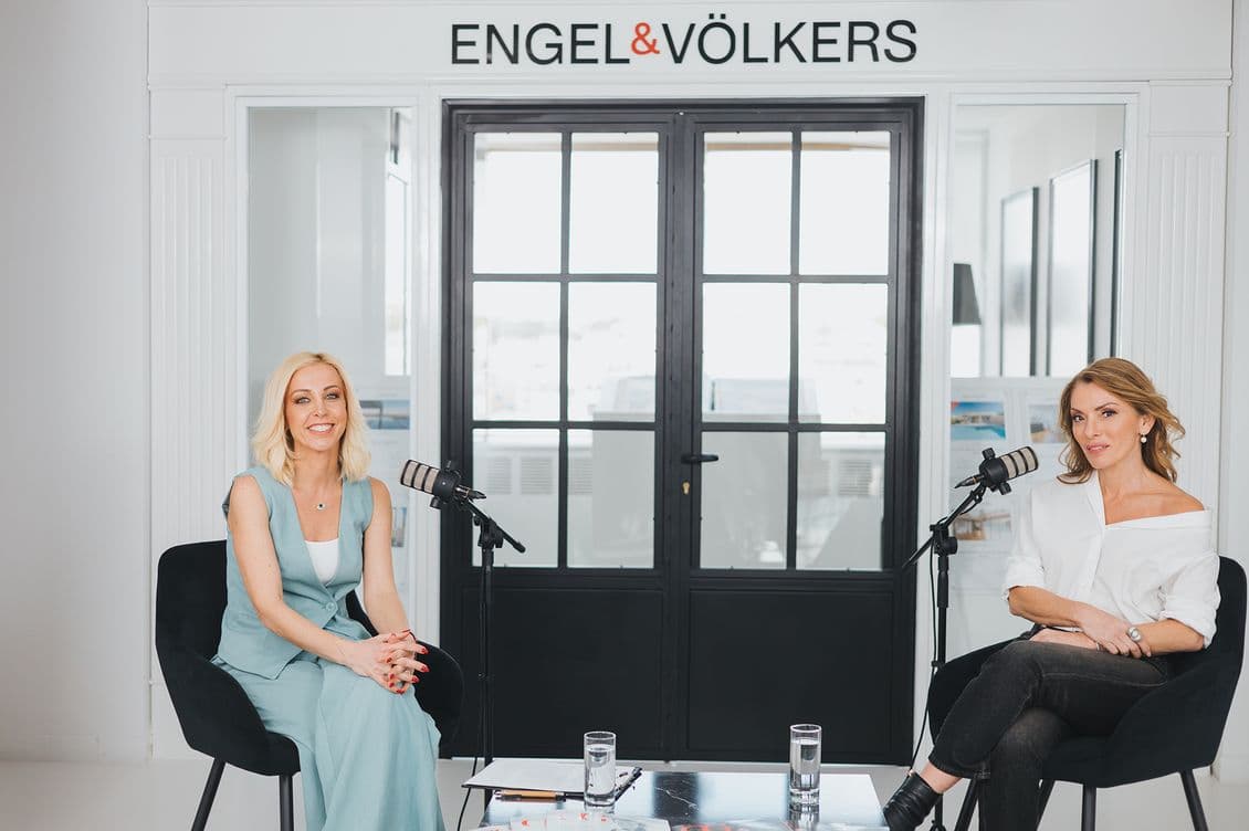 Η Αλεξάνδρα Πασχαλίδου με την Λίλη Πυράκη στα γραφεία της EV Greece