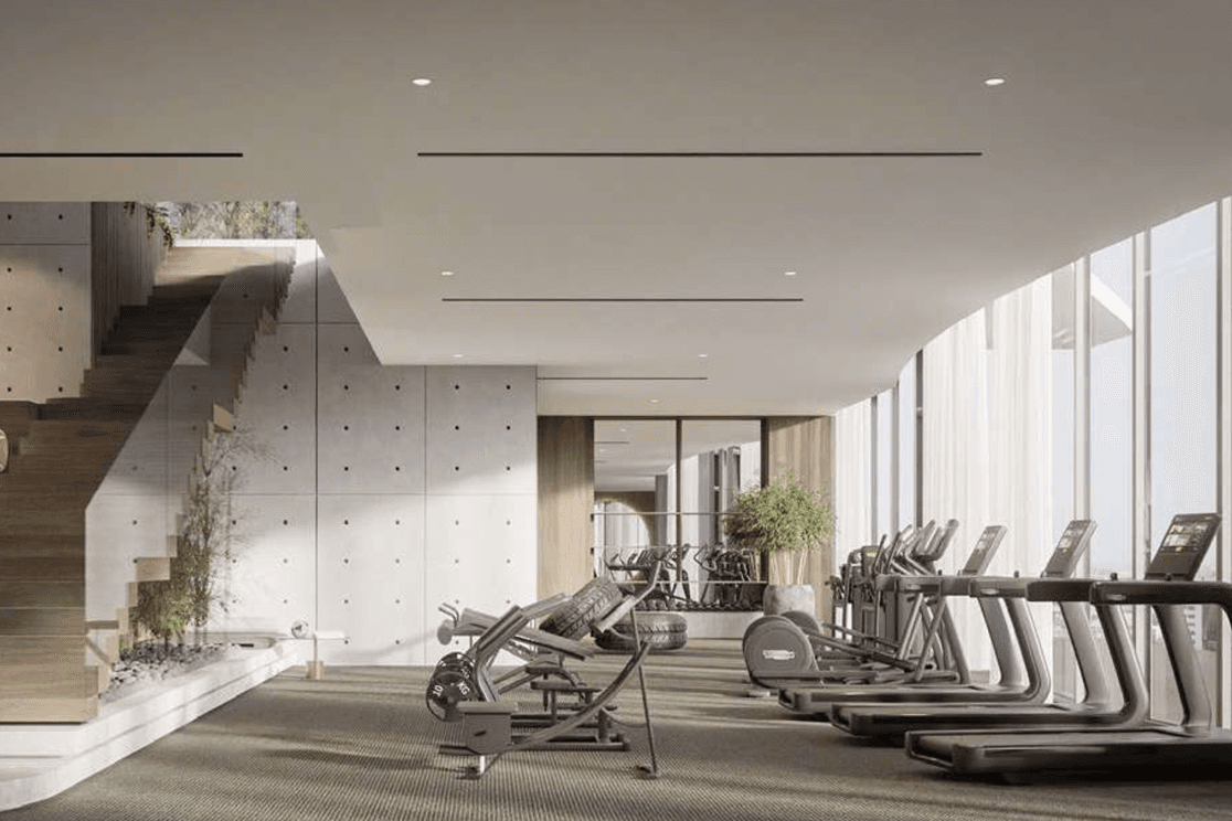 Bellagio Fitnessraum mit modernen Trainingsgeräten, offenem Workout Bereich und natürlichem Licht.