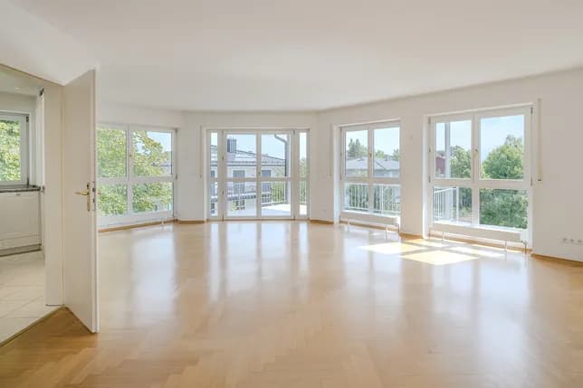 Interior view of a bright three-room flat with a lift in Tutzing