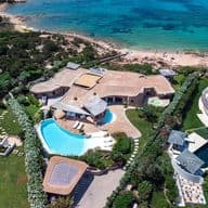 Die Villa Costa Smeralda auf Sardinien.