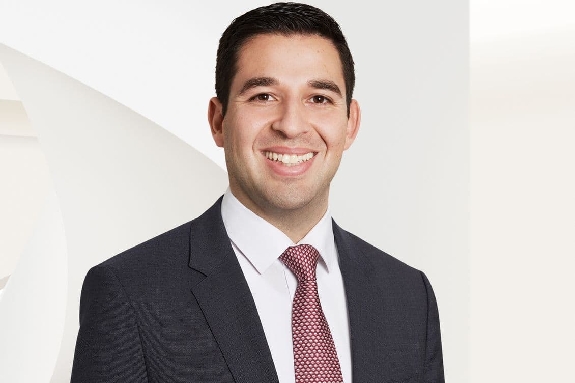 Portrait photo of Simon Incir, license partner of Engel & Völkers Ticino