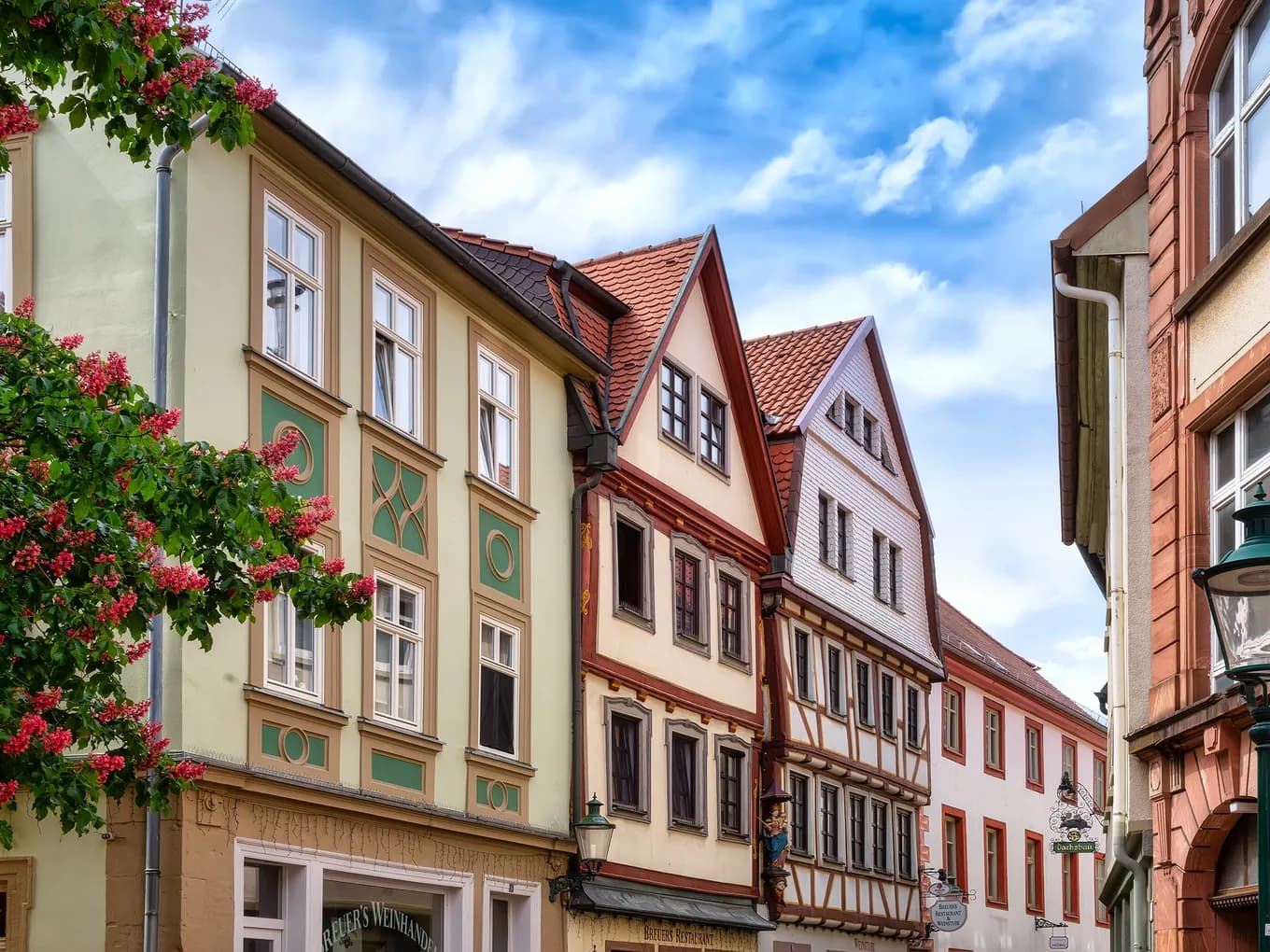The real estate agent team of Engel & Völkers in Fulda offers you consultation appointments on interesting topics