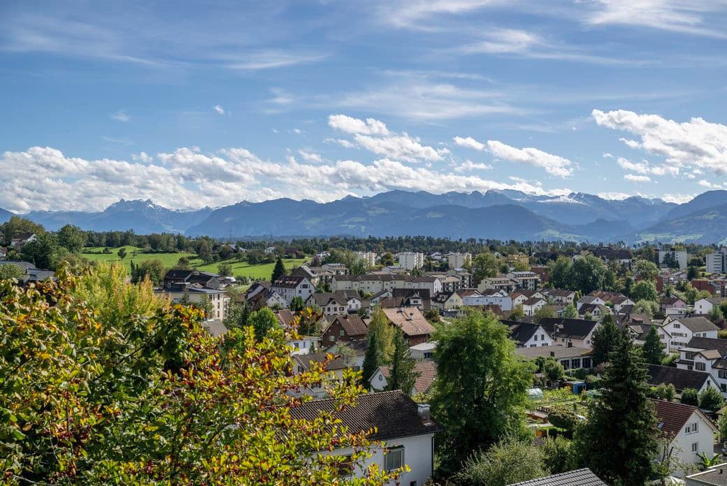 Mit unseren Immobilienmaklern finden Sie das Haus, die Wohnung oder Villa im Zürcher Oberland, die zu Ihren Ansprüchen passt.