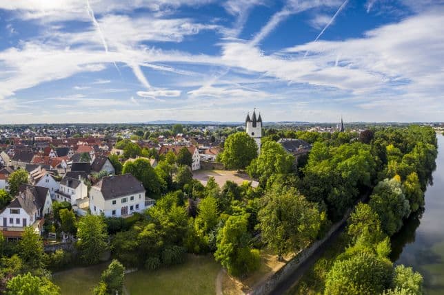 Located directly on the banks of the Main, Maintal satisfies even the highest demands of prospective property buyers