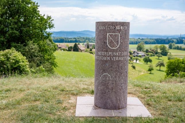 This means that many destinations within and outside the Zurich region are easy to reach with a property here