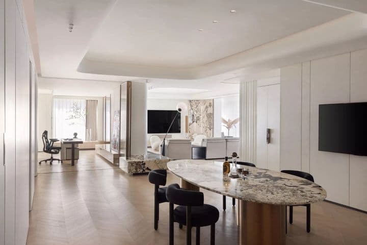 Ingresso e soggiorno di un appartamento Engel & Volkers