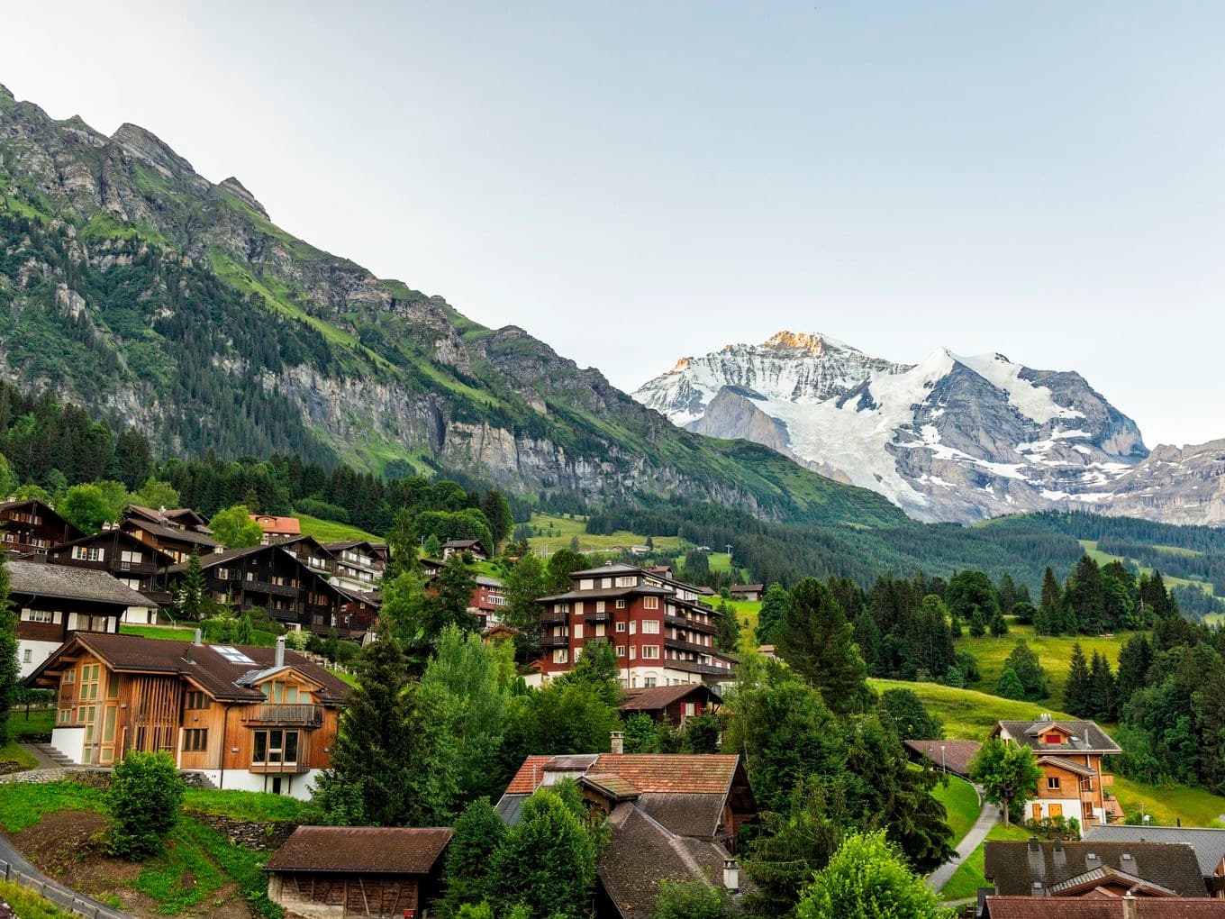 Die Stadt Wengen Sonnenaufgang am frühen Morgen