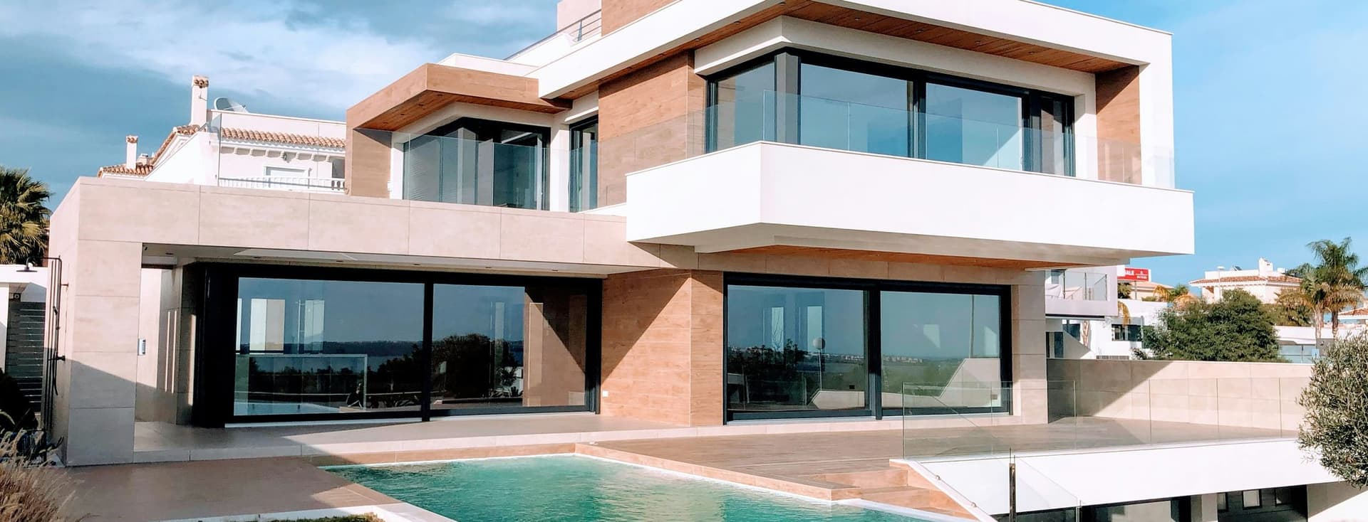 Casa moderna con piscina