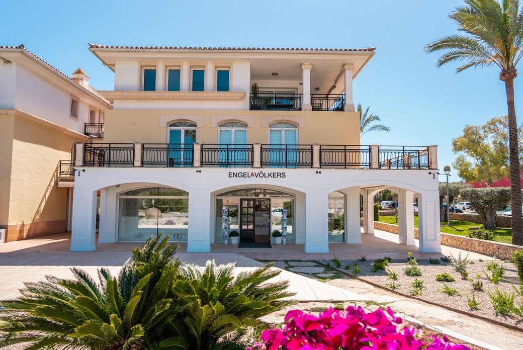 Exterior view of the Engel & Völkers office in Santa Ponsa, featuring a modern and welcoming storefront