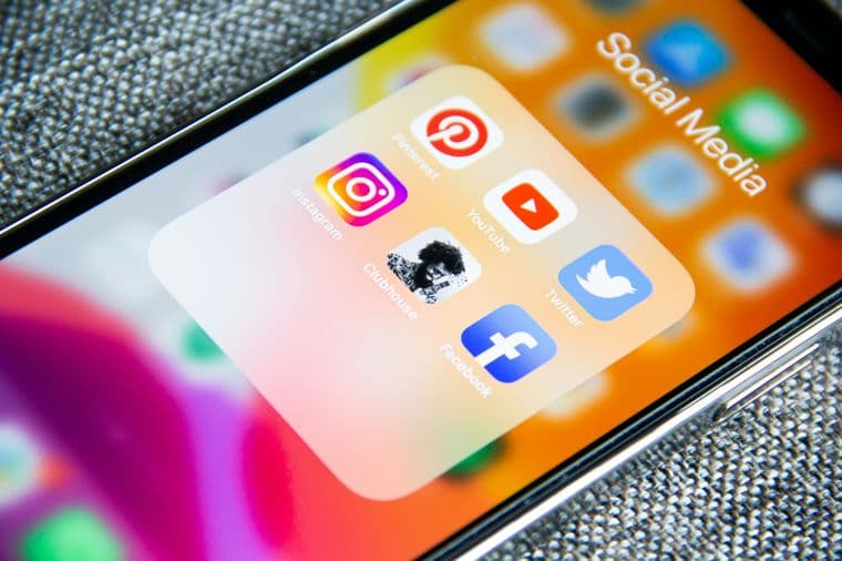 Teléfono móvil con aplicaciones para captar inmuebles