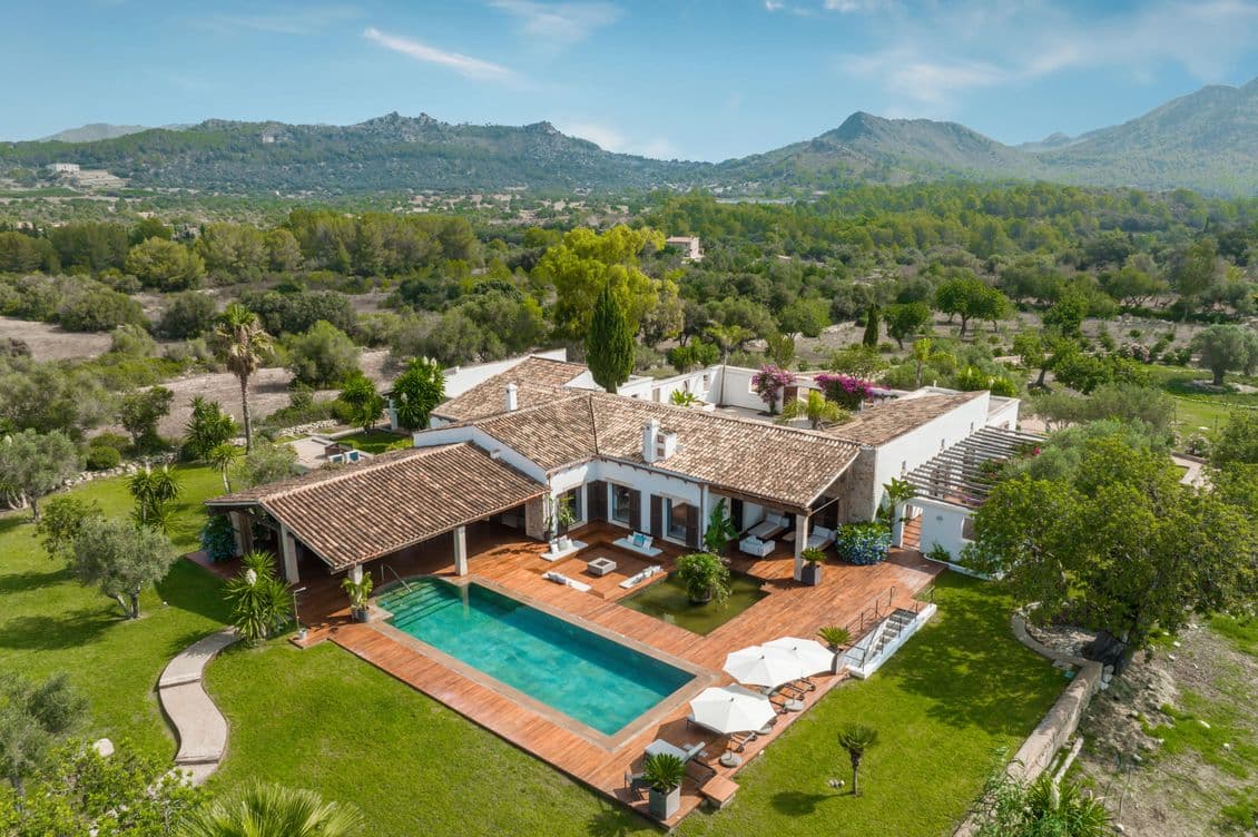 Idyllic Mediterranean finca near Artà with pool and lush surroundings