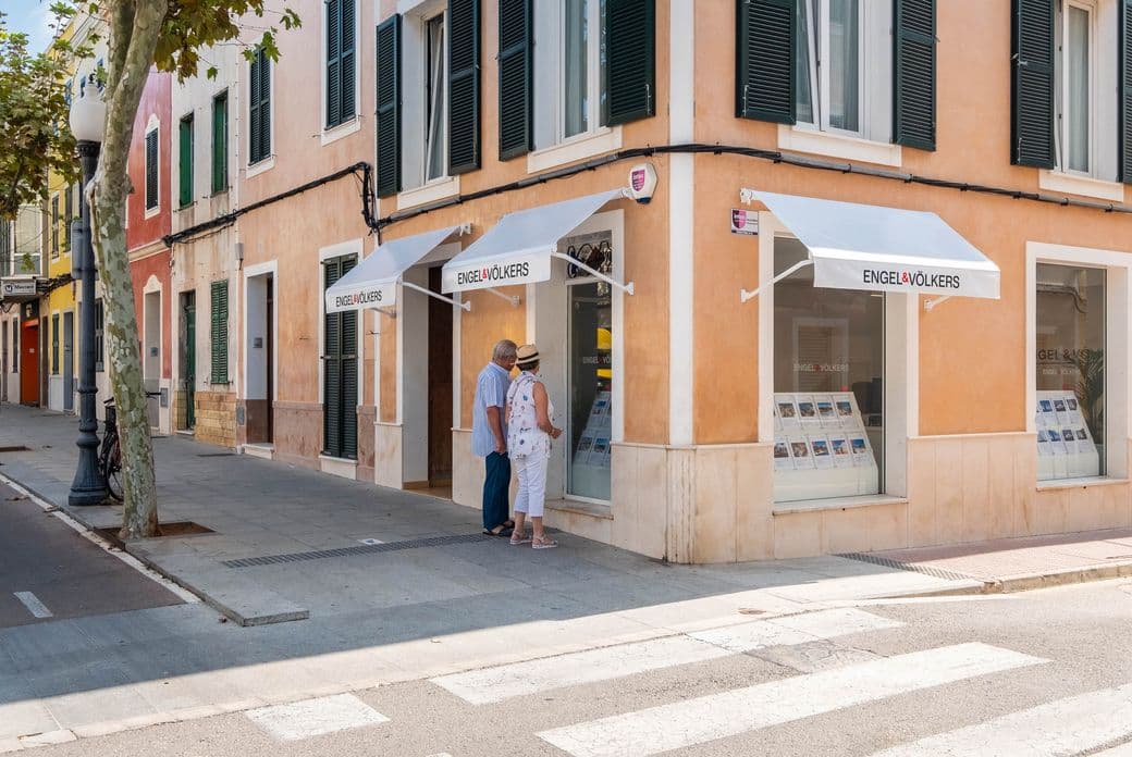 Exterior d'oficina Ciutadella, Menorca