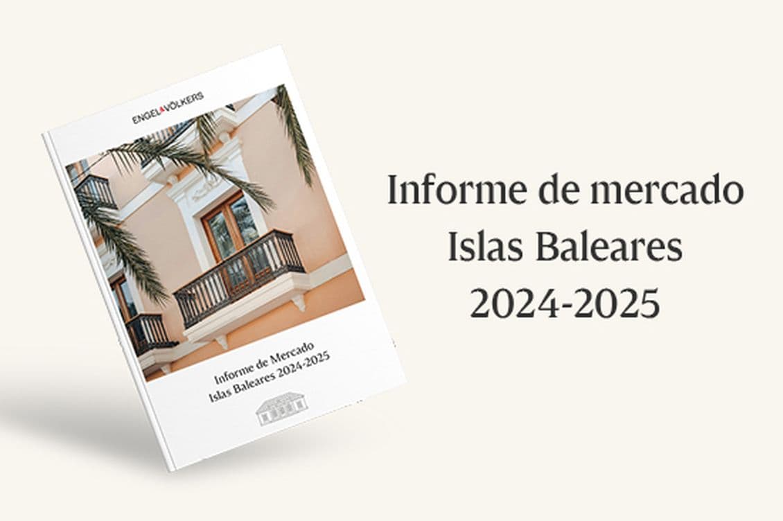 Portada de l'informe mostrant el tríptic i una imatge de la façana de Palma amb palmeres.