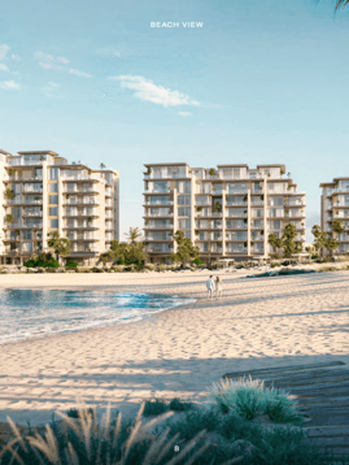 Landschaftlich gestaltete Küstengemeinschaft in Solaya auf La Mer mit schattigen Wegen und Grünflächen