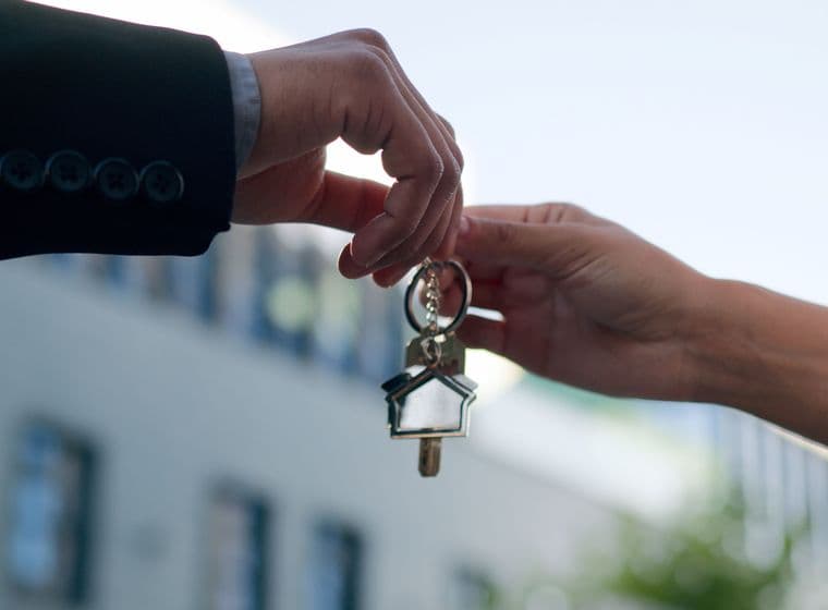 handing over keys after a quick property sale