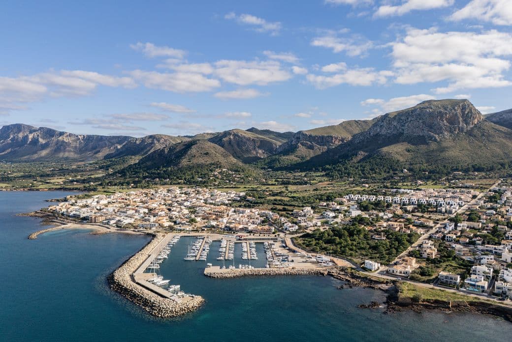 Vista aèria de la costa a la Colònia de Sant Pere.