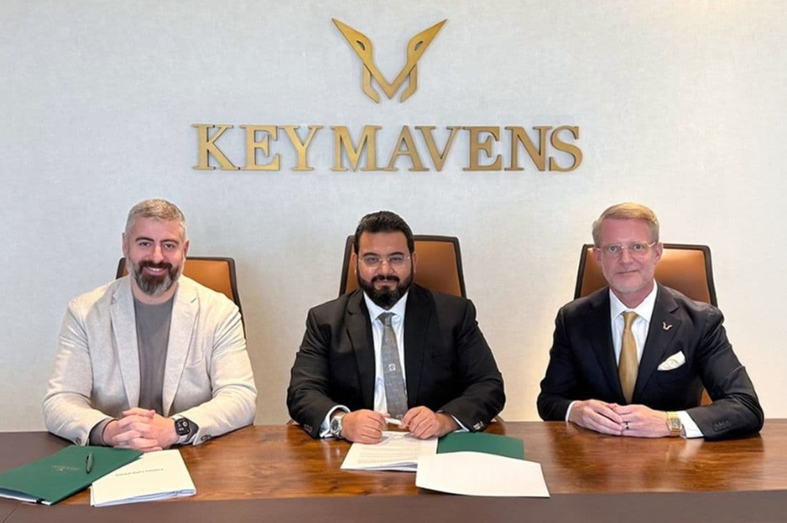 Contract signing with KeyMavens