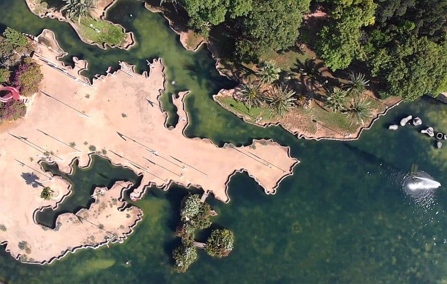 Imagen aérea del minigolf.