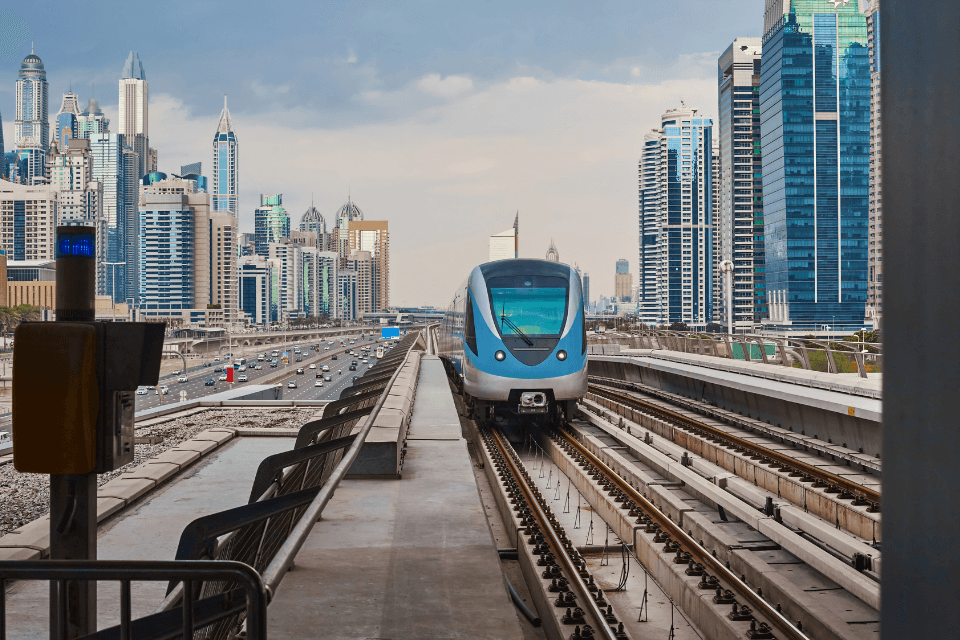 Dubai Metro zu den Palm Jumeirah Malls