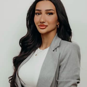 Portrait photo of Begün Karapinar