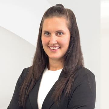 Portrait photo of Jeannine Hopfgartner