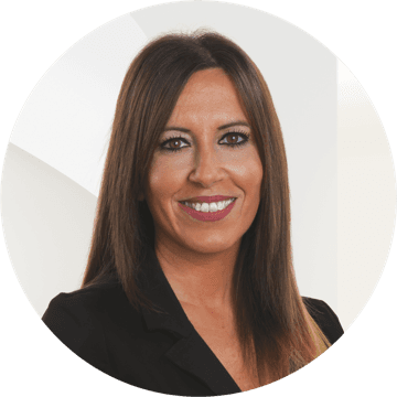 Portrait photo of Laura Valente